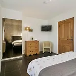 Вилла Hoeve T' Korenhof - *