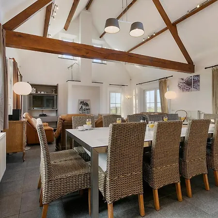 Hoeve T' Korenhof - *